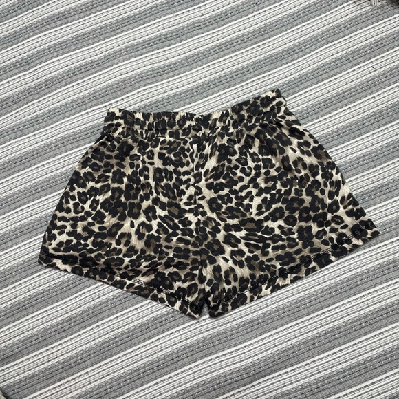 🤎🖤 Leopard Lounge Set 🖤🤎 - Picture 5 of 9